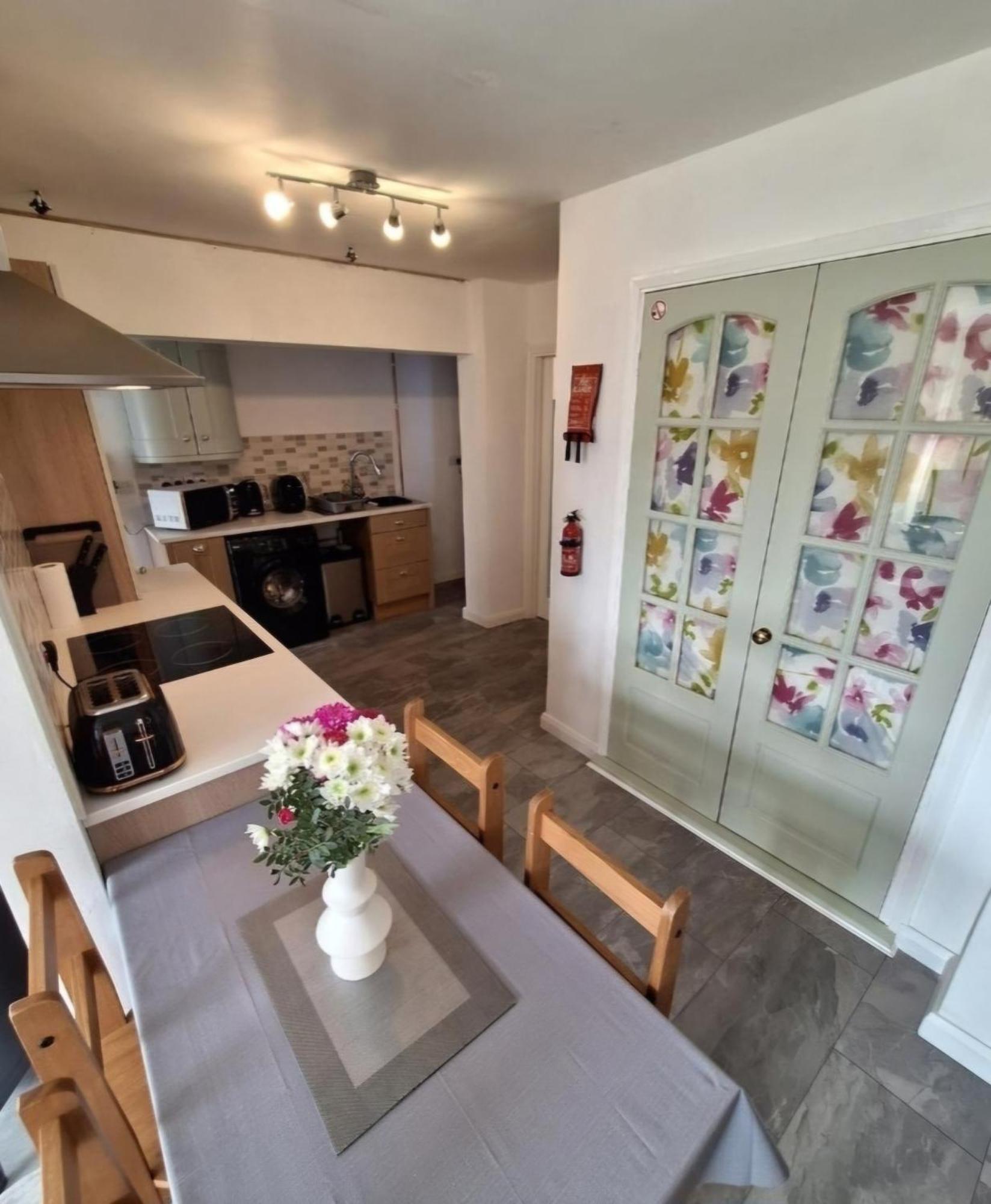 Beautiful 2 Bedroom Annexe In Popular Town Location Narberth Exterior foto
