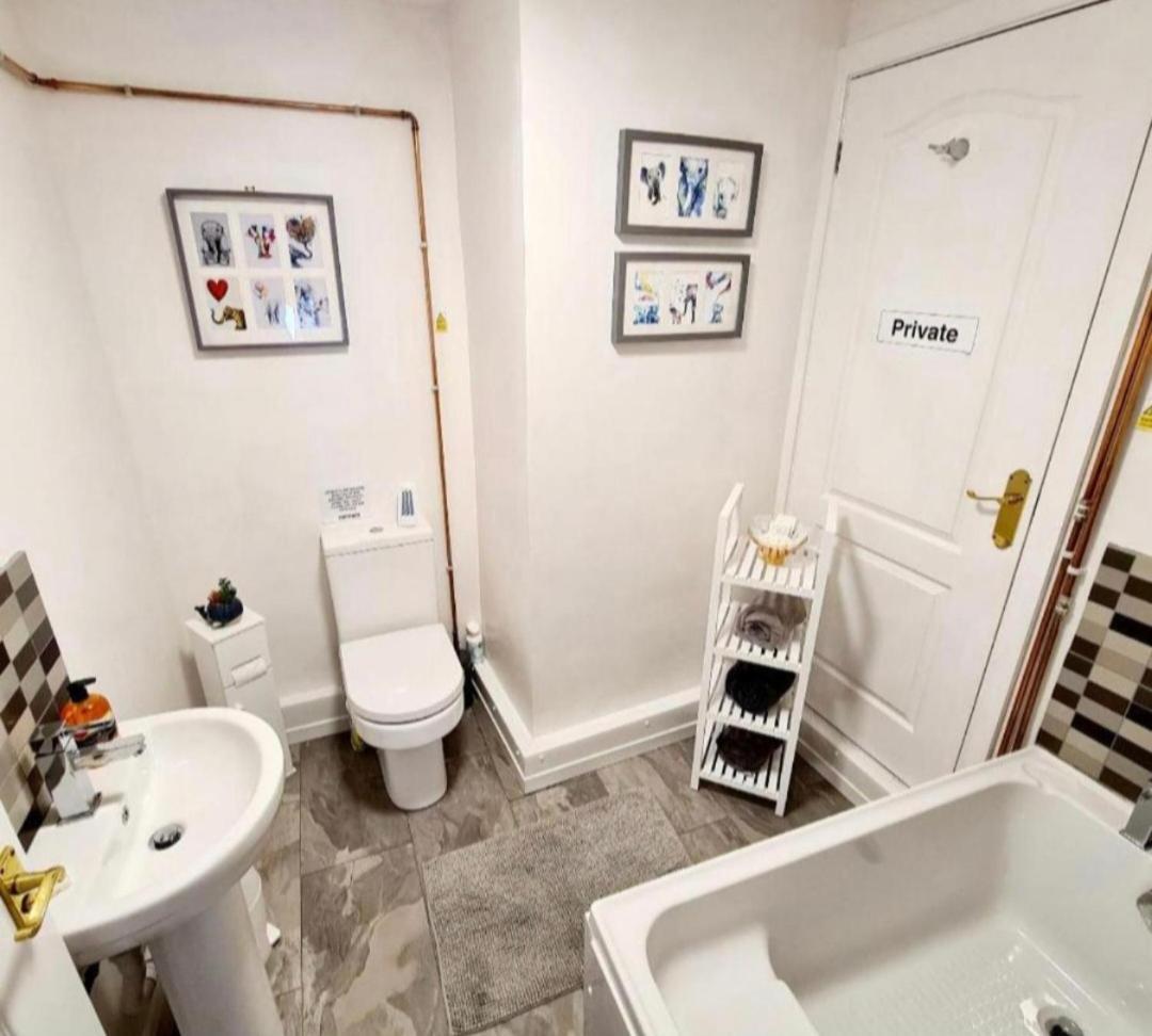 Beautiful 2 Bedroom Annexe In Popular Town Location Narberth Exterior foto