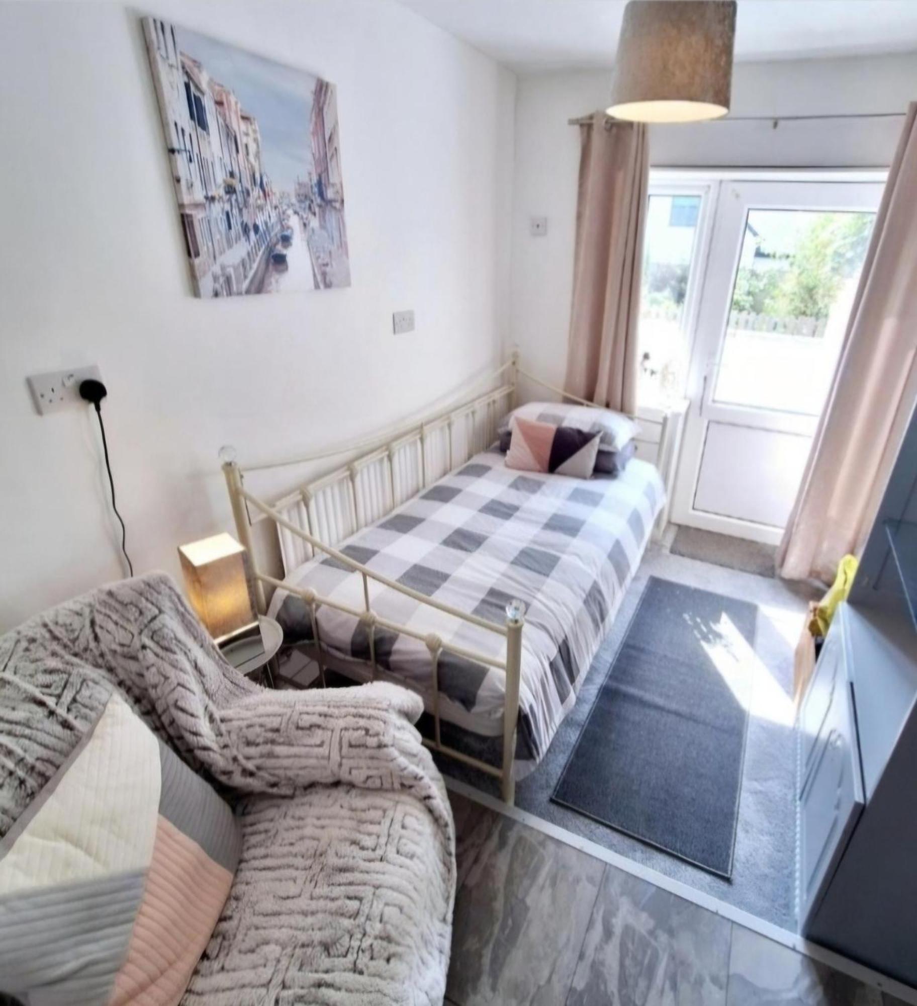 Beautiful 2 Bedroom Annexe In Popular Town Location Narberth Exterior foto