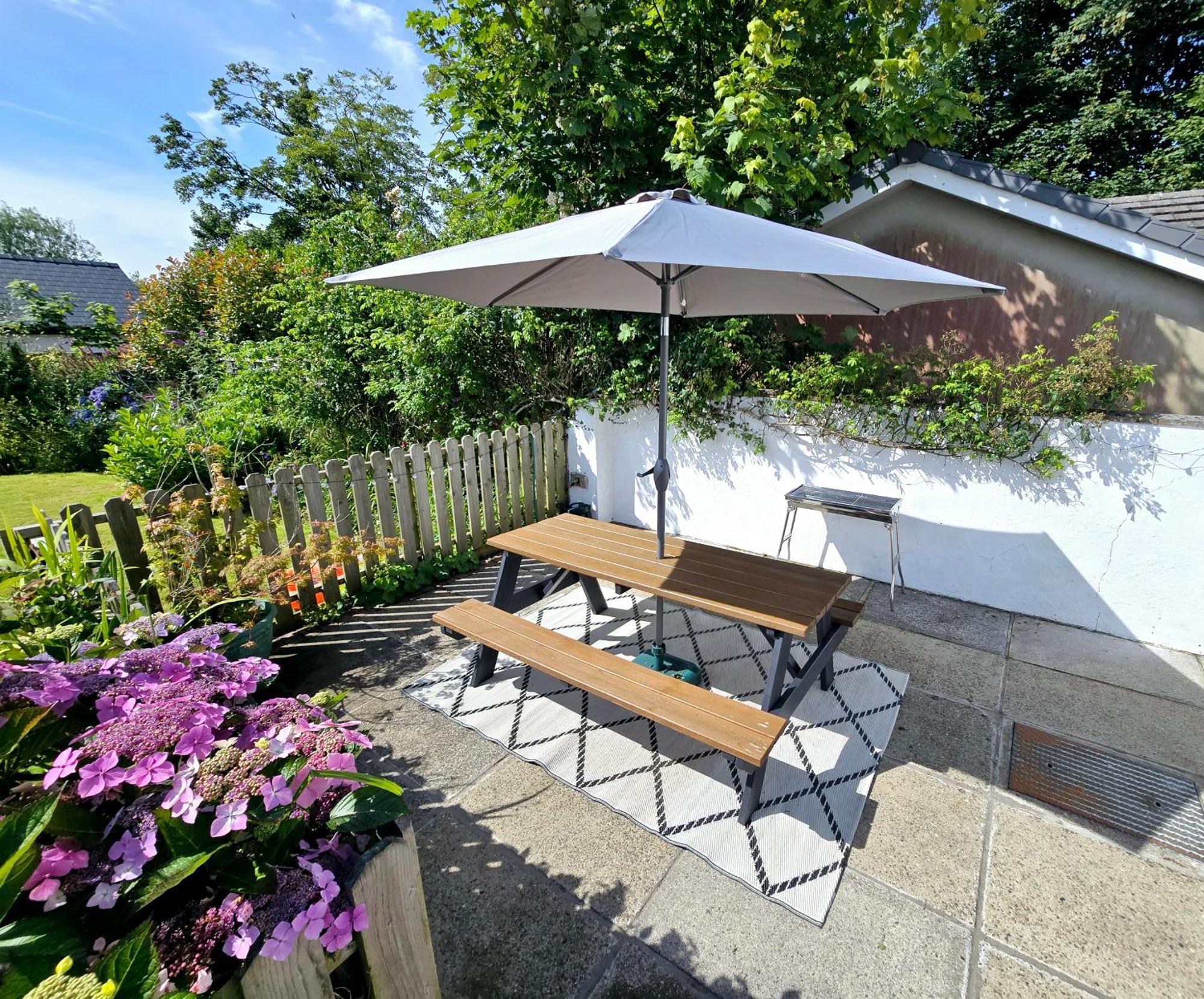 Beautiful 2 Bedroom Annexe In Popular Town Location Narberth Exterior foto